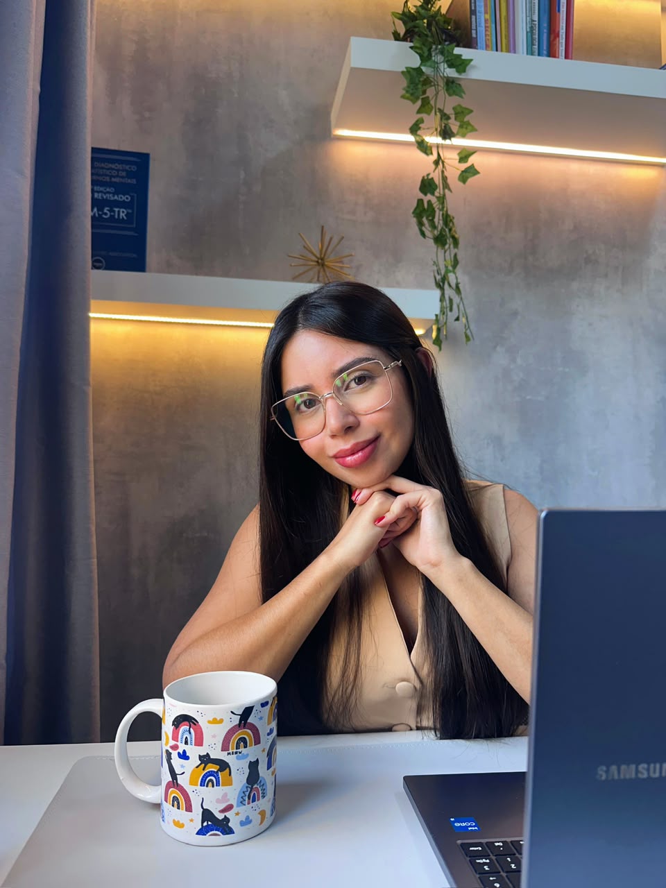 Psicóloga Rafaela de Melo em seu consultório